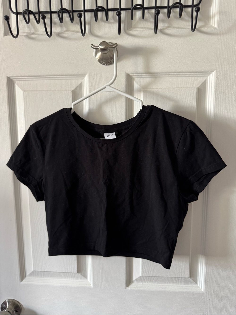 Tna Cropped Short Sleeve Tee in Black Size Large Like New